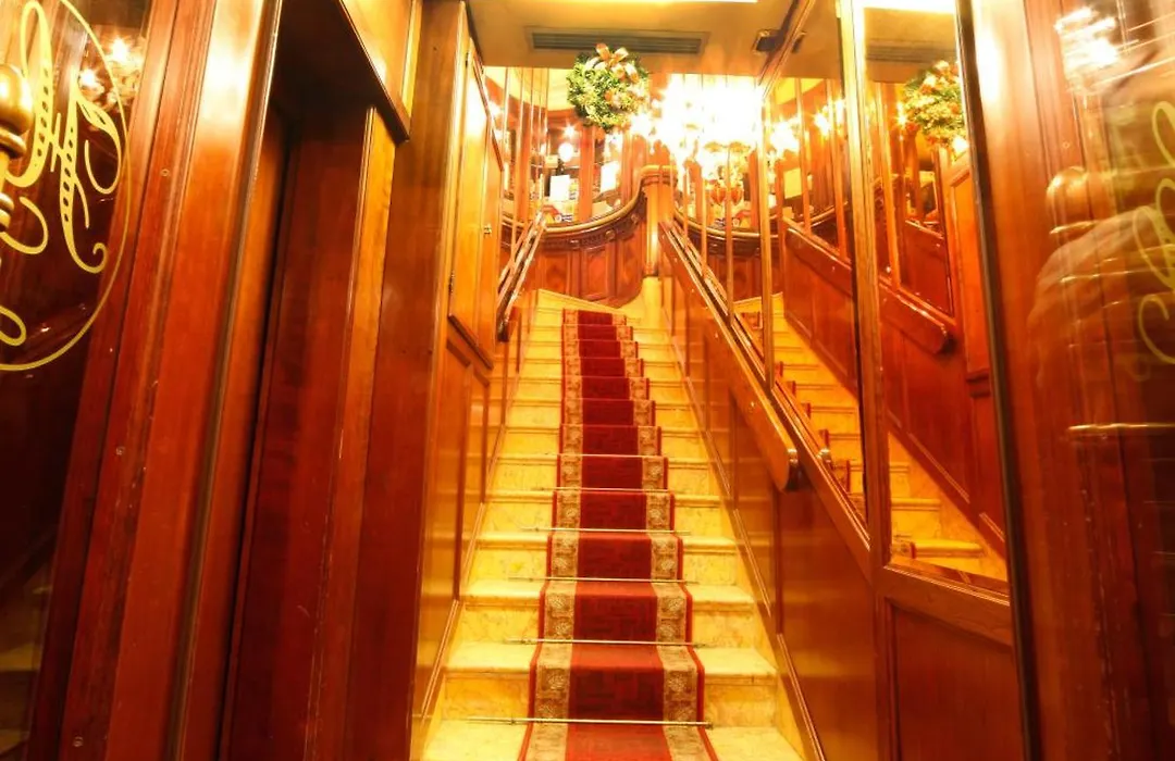 Hotel Lux-1